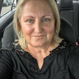 Meet your Posher, Frances